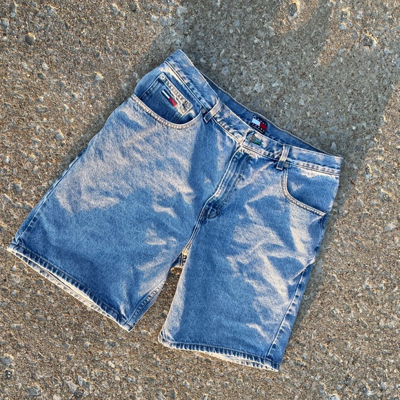 Vintage Tommy Hilfiger Shorts - Picture 4 of 4